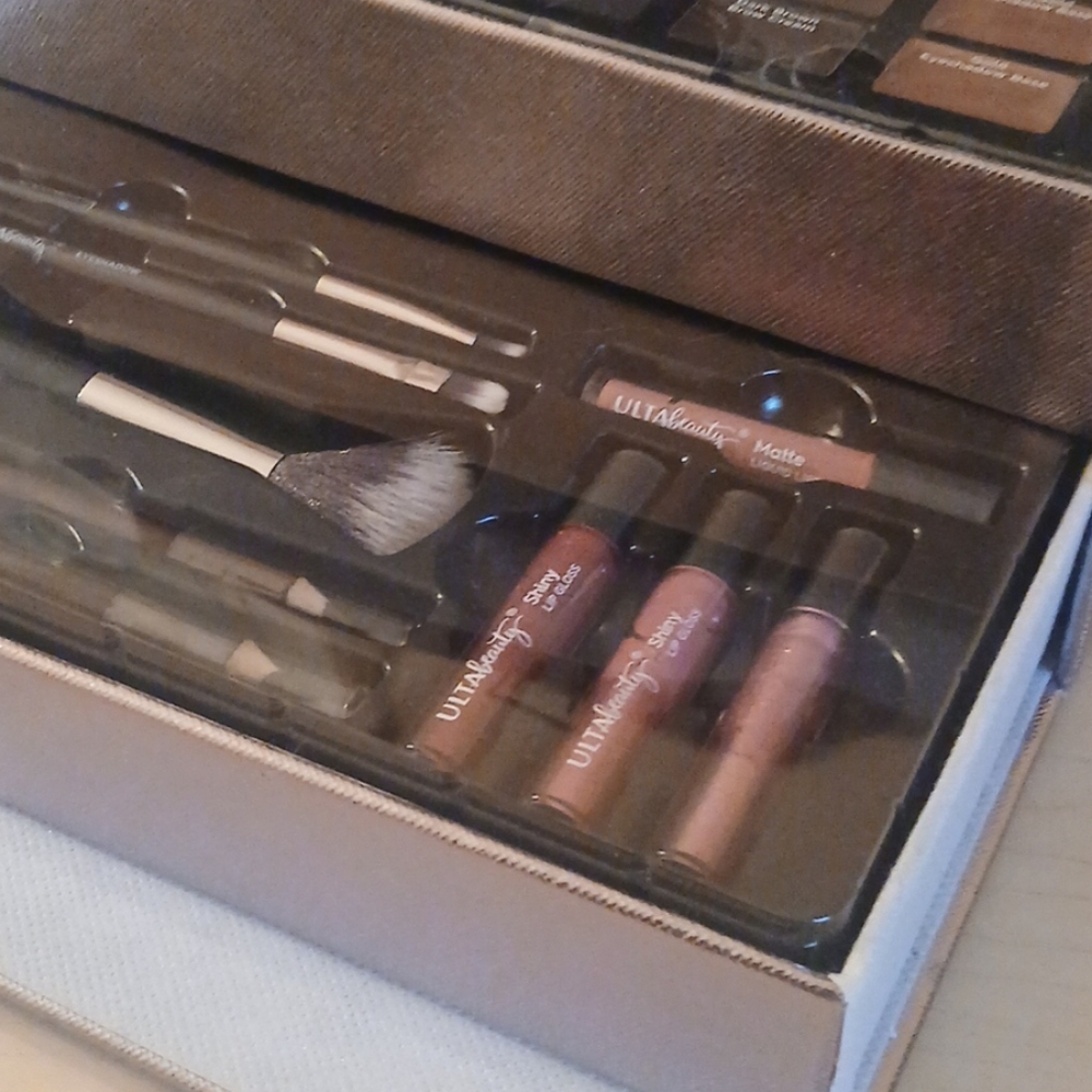 Multi-Color Makeup Palette Set - Picture 9 of 13